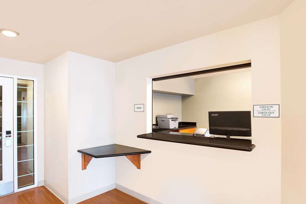 WoodSpring Suites College Station - photo 4