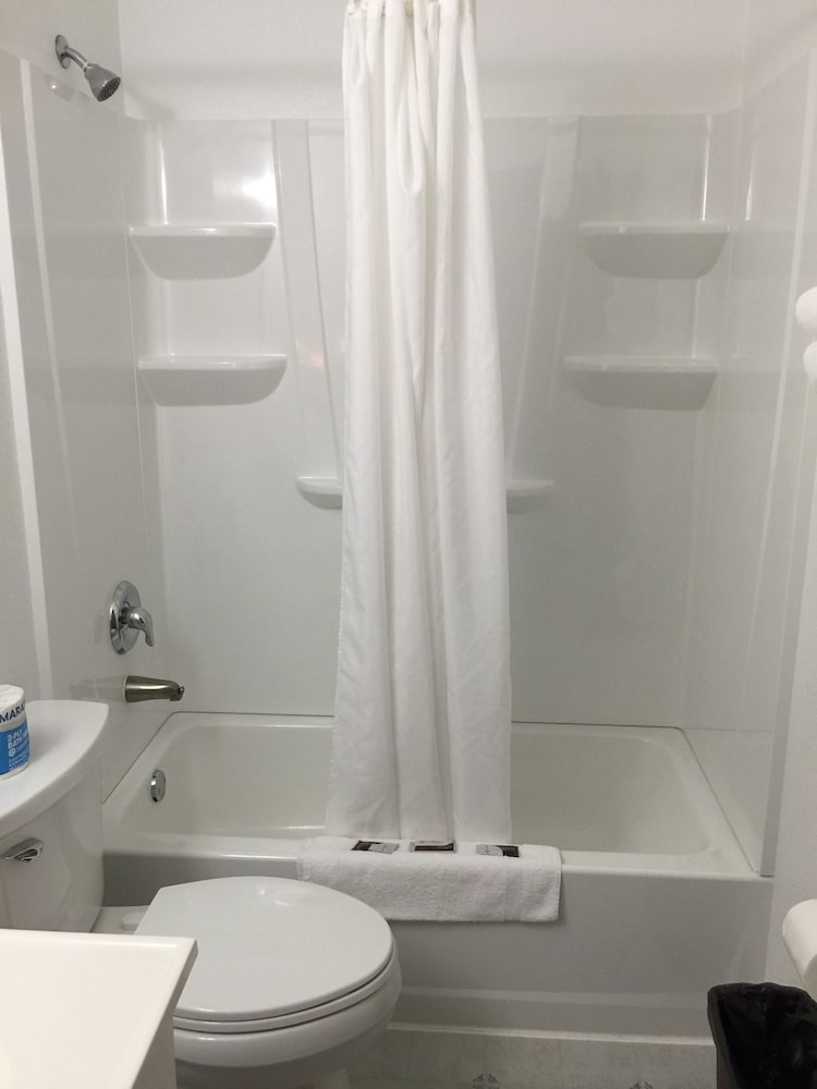 Americas Choice Inn And Suites - photo 22