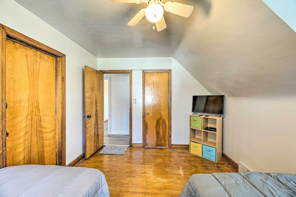 Cozy Retreat w Yard 2 Mi to Lake Michigan — hotel in Muskegon