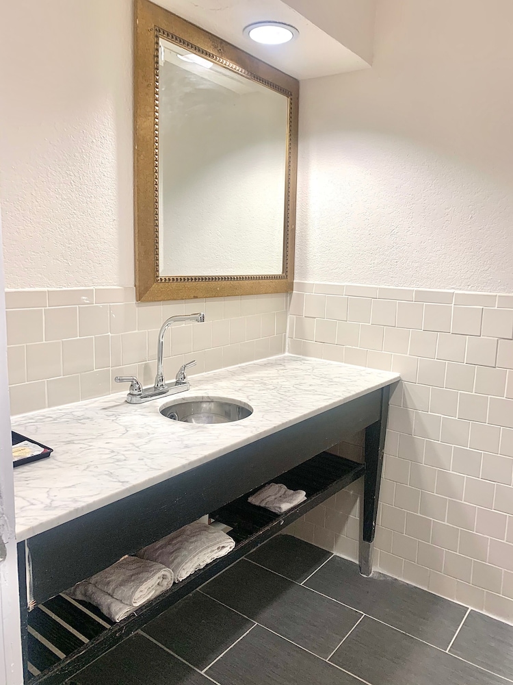 Place Inn - photo 8