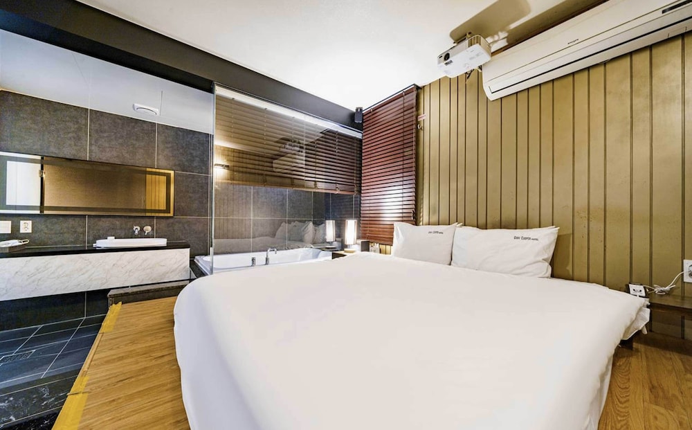 Gary Cooper Hotel - carbon neutral hotel in Busan