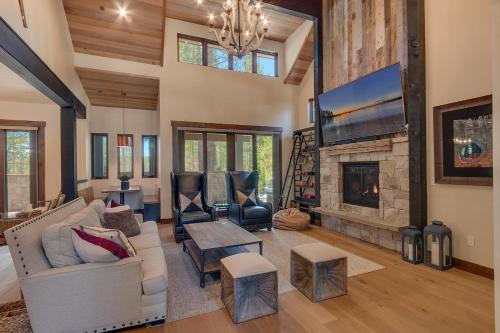 Sage Hen at Grays Crossing Gorgeous 4BR 4BA Home w Private Hot Tub — 4-Star Luxury Hotel in Truckee, United States