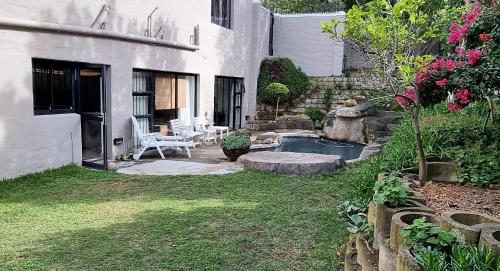 Guinea Fowl poolside apartment