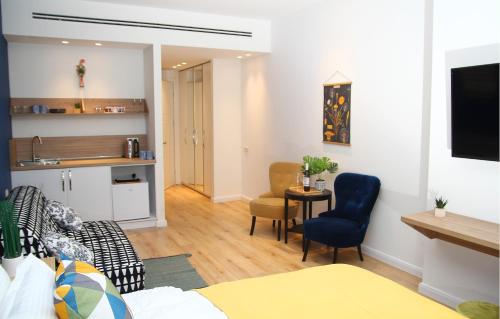 Parilament on Rustaveli 4 rooms