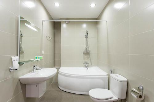 The Grand Apartment l