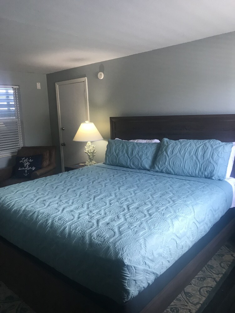 The Surf Beach Motel - photo 21