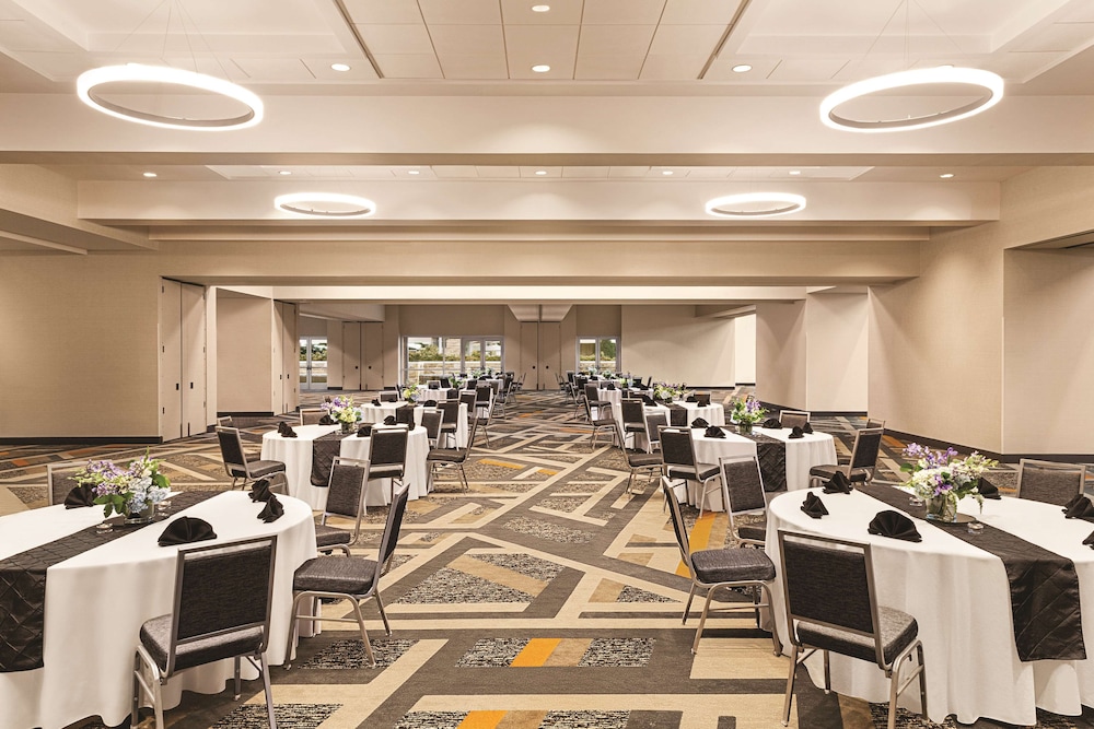 Hilton Knoxville Airport - photo 35