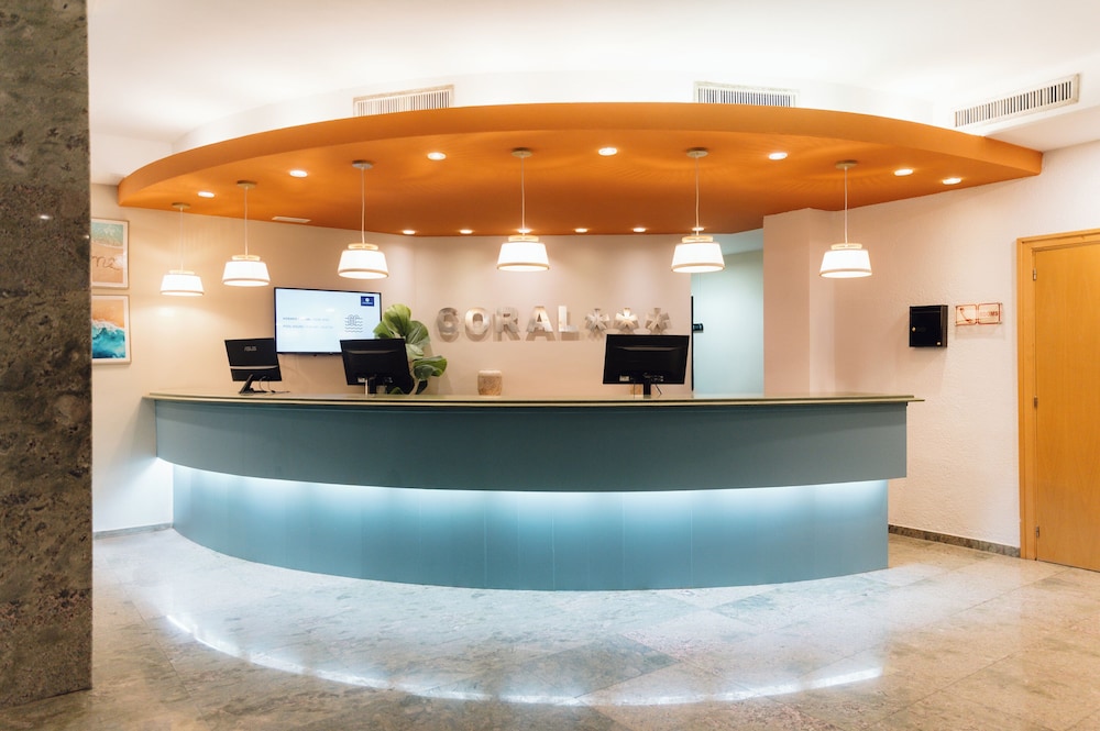 Hotel Coral Beach by MIJ - carbon neutral hotel in Santa Eularia Des Riu