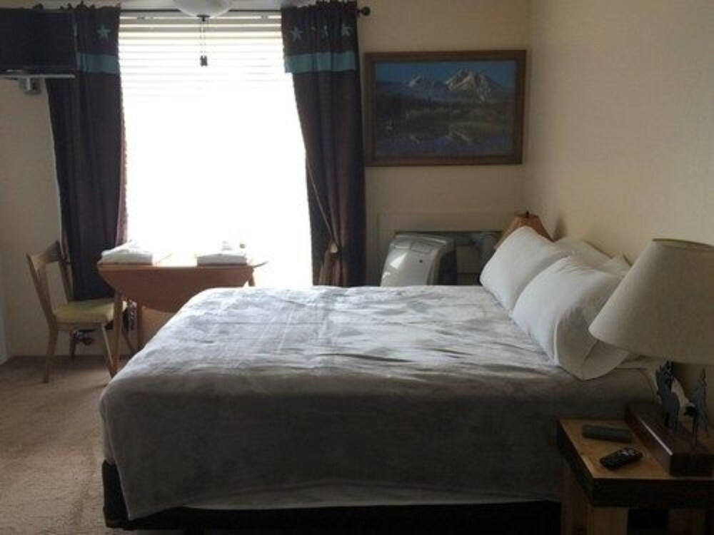 Blue Dragonfly Inn - photo 5