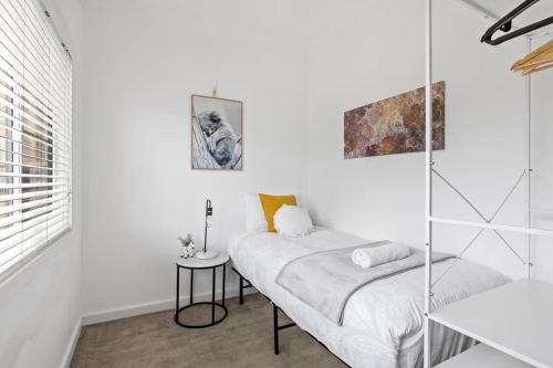 Private Single Room Central Location at Ryde Shared Bathroom - last minute hotel in Sydney