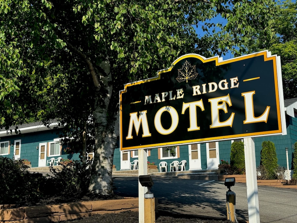Terrace Motel - carbon neutral hotel in Munising
