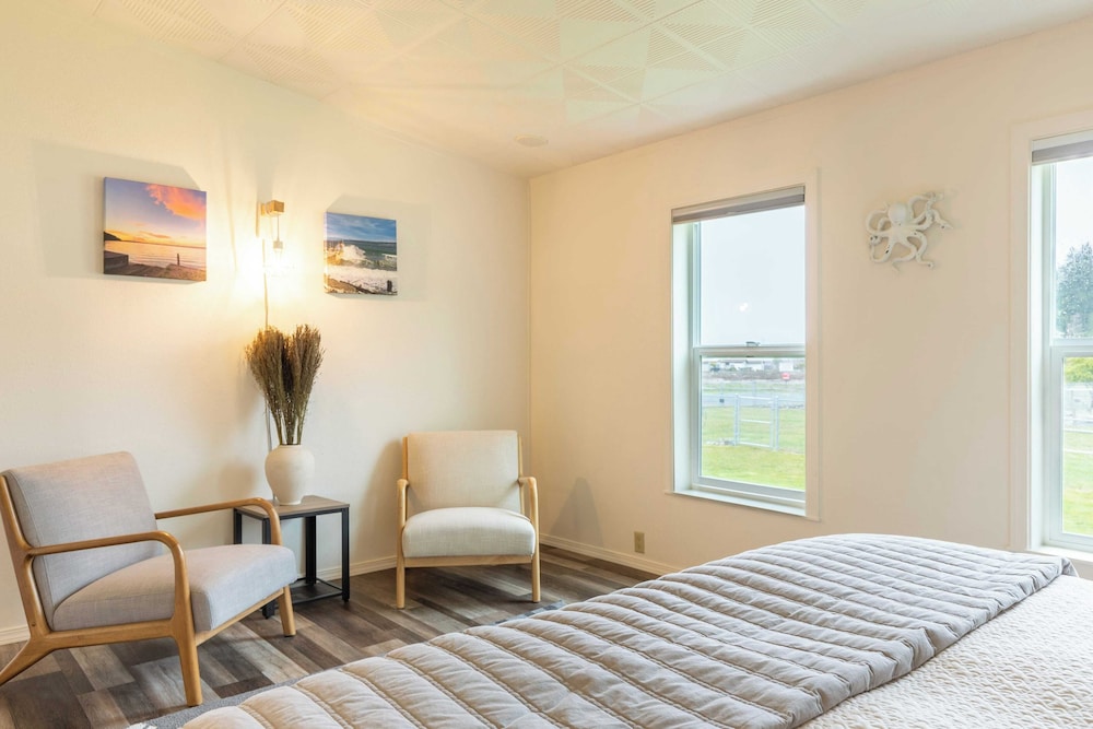 Sunny by the Sound by AvantStay Coastal Escape - photo 24