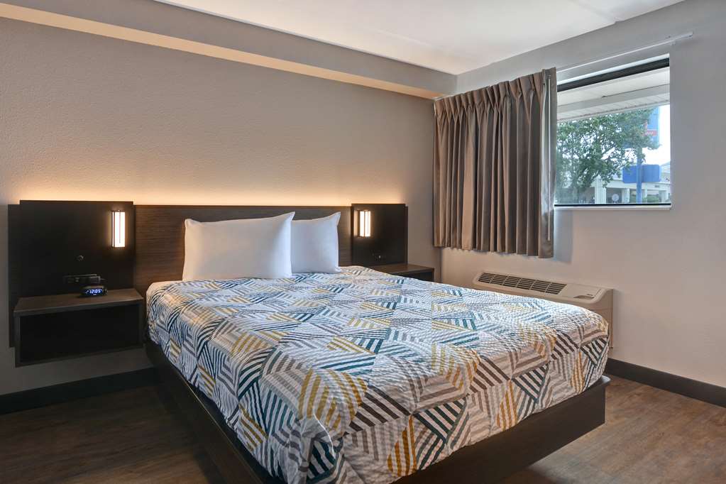 Studio 6 Extended Stay Jacksonville FL Baymeadows - photo 12