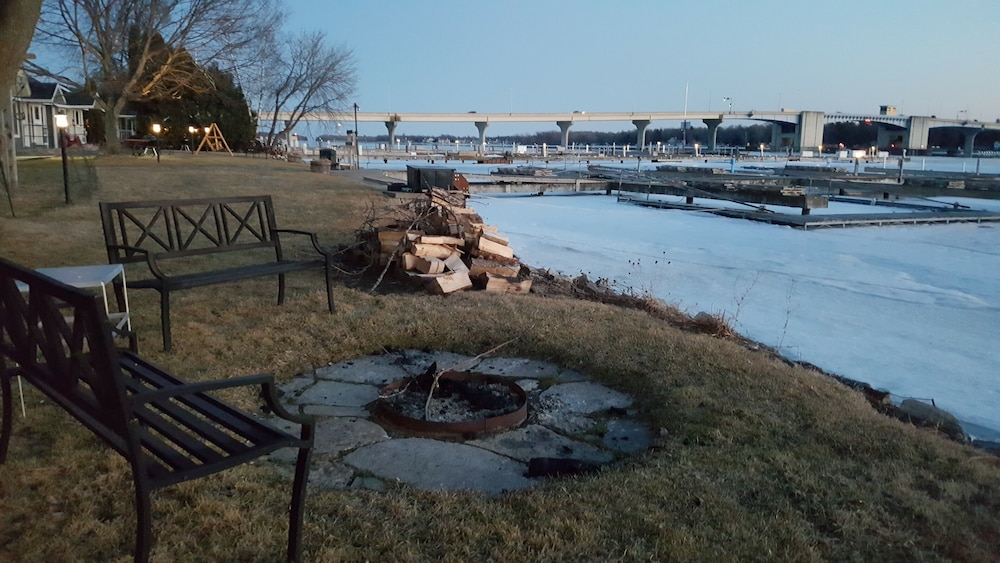 Snug Harbor Inn - photo 113