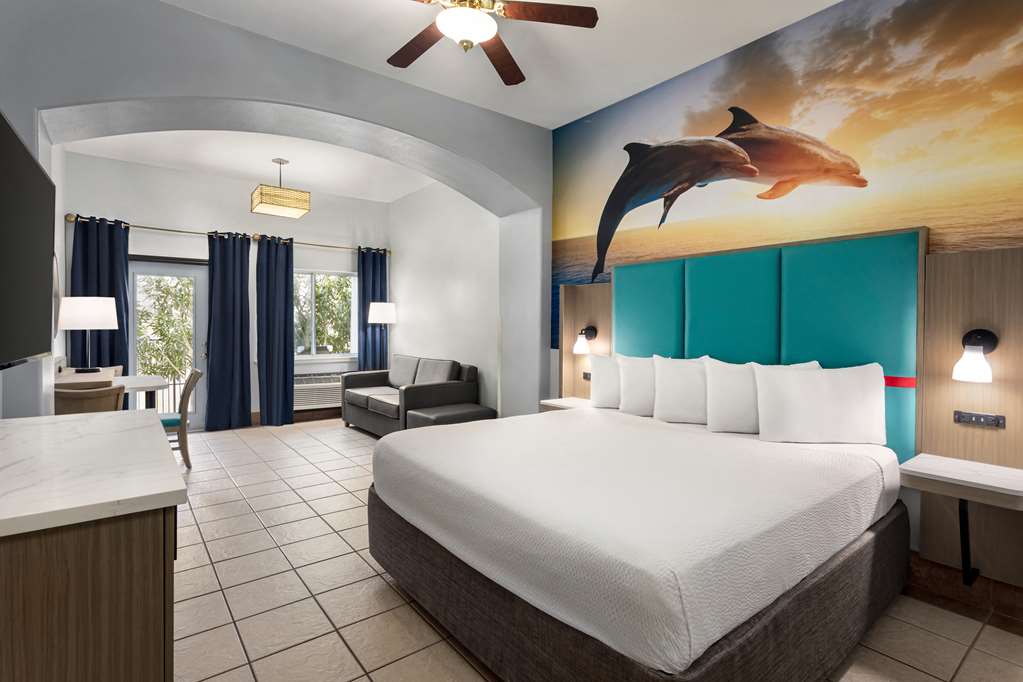 La Copa Inn Beach Hotel - photo 20