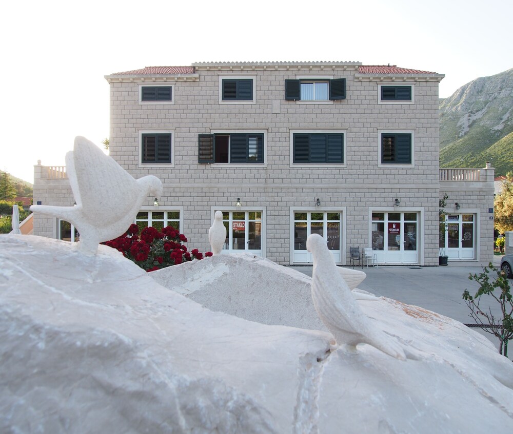 Guest House Dubelj