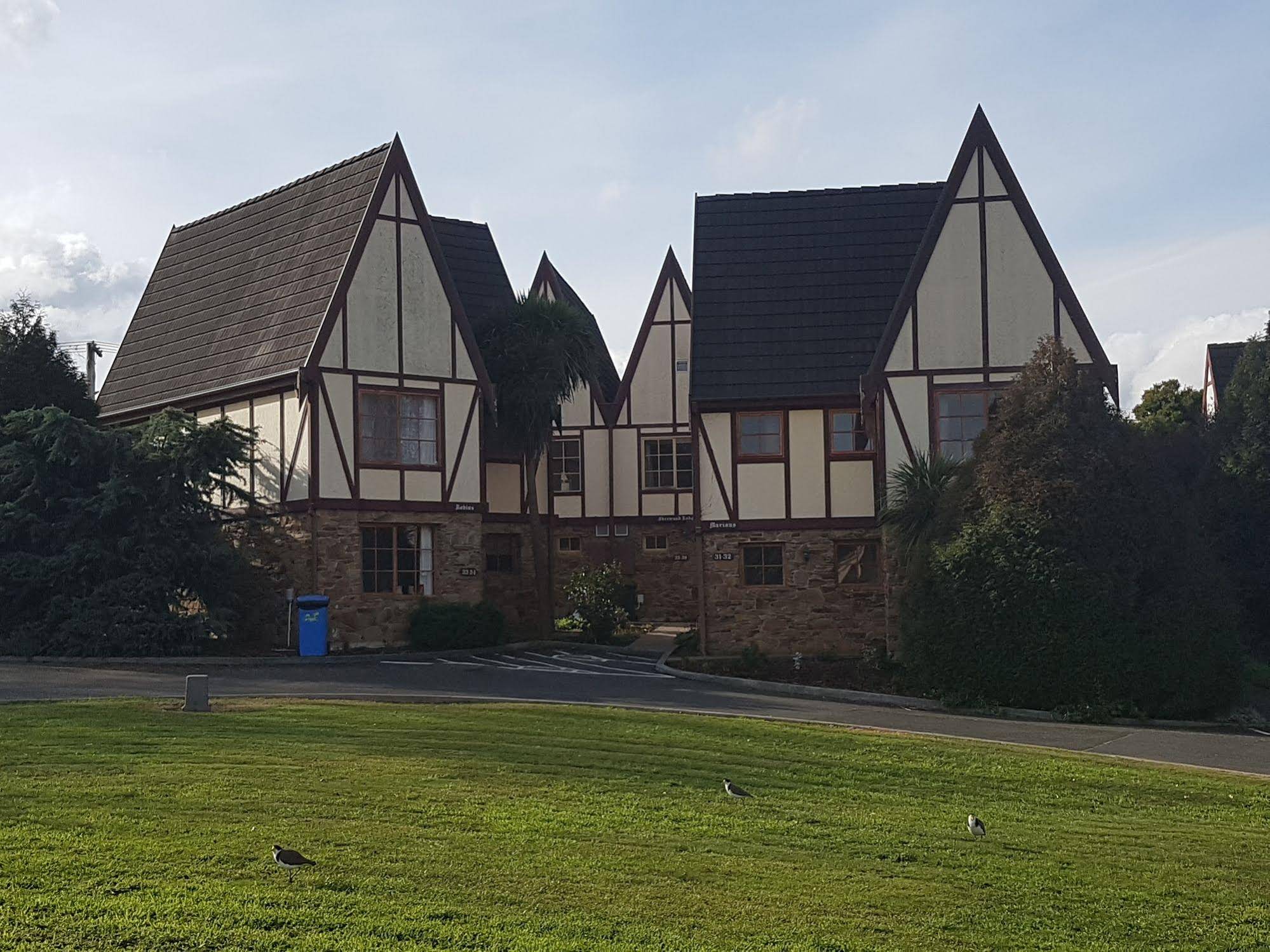 Alanvale Apartments & Motor Inn