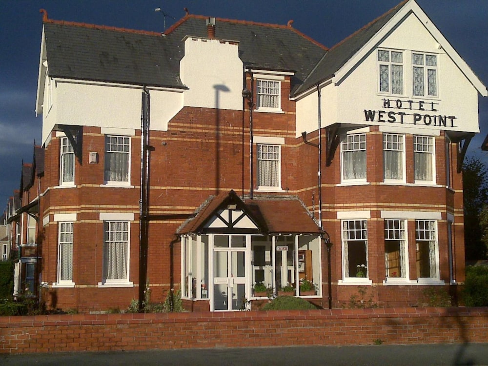 West Point Hotel Bed & Breakfast in Colwyn Bay, United Kingdom