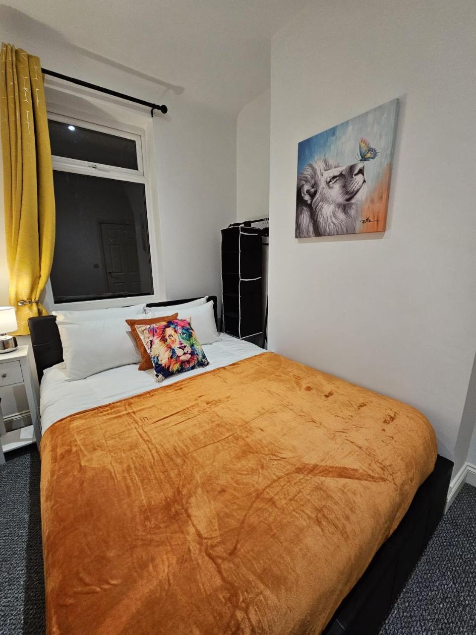 52 Wordsworth Street by Prestige Properties SA — hotel in Barrow In Furness