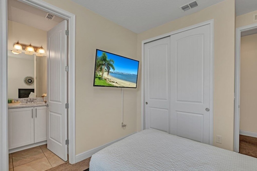 Reunion Golf Resort 8 Bed 8 Bath Amazing Pool Home 8 Bedroom Villa by RedAwning - photo 13