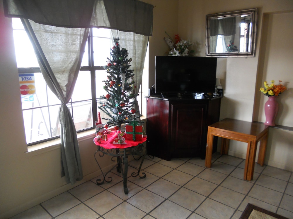 Jackson Inn - photo 3