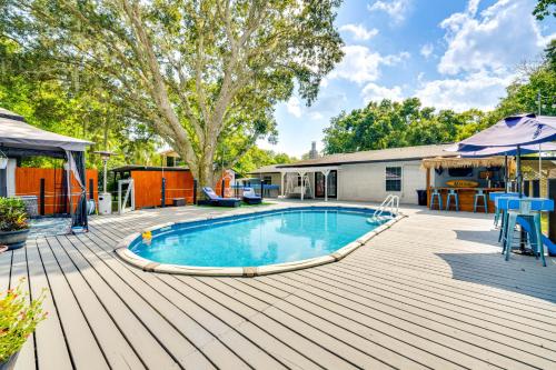 Spacious Tavares Home with Private Outdoor Oasis — 4-Star Luxury Hotel in Tavares, United States