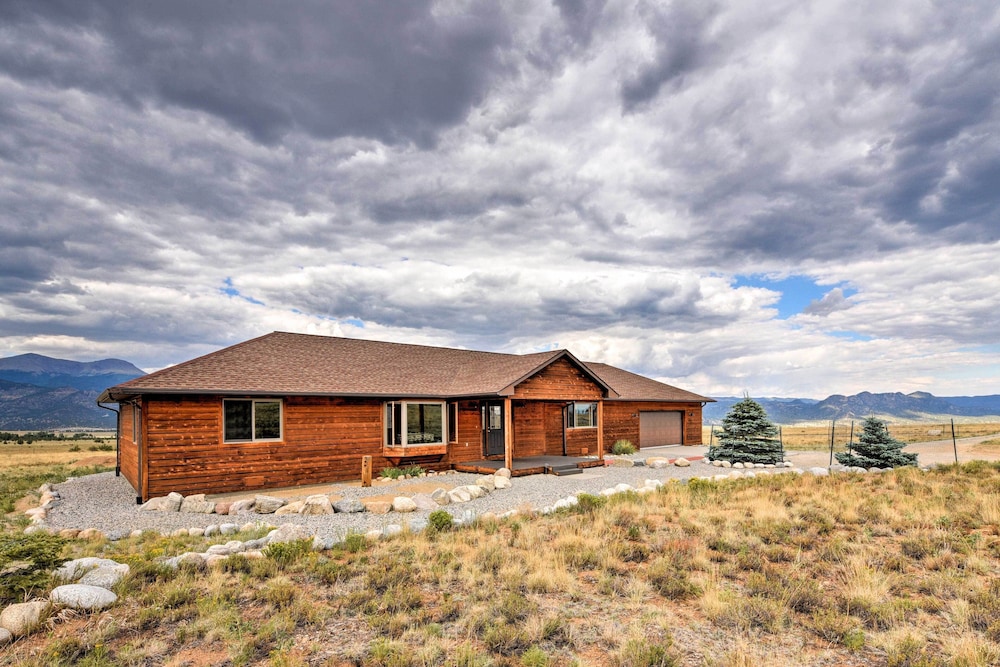 Buena Vista Home with Stunning Views on About 7 Acres — 4-Star Luxury Hotel in Buena Vista, United States