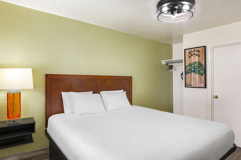 Baymont by Wyndham Fort Bragg - photo 16