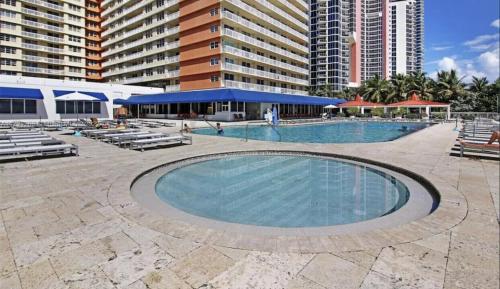 Ramada Marco Polo Beach - photo 10