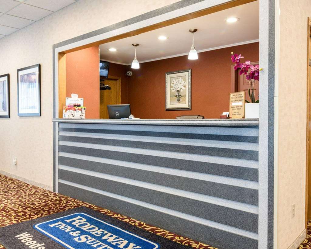 Rodeway Inn - carbon neutral hotel in Weedsport
