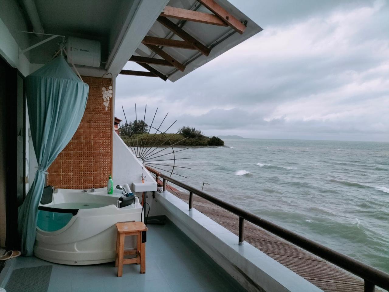 Seafront Sunsetspa - carbon neutral hotel in Port Dickson