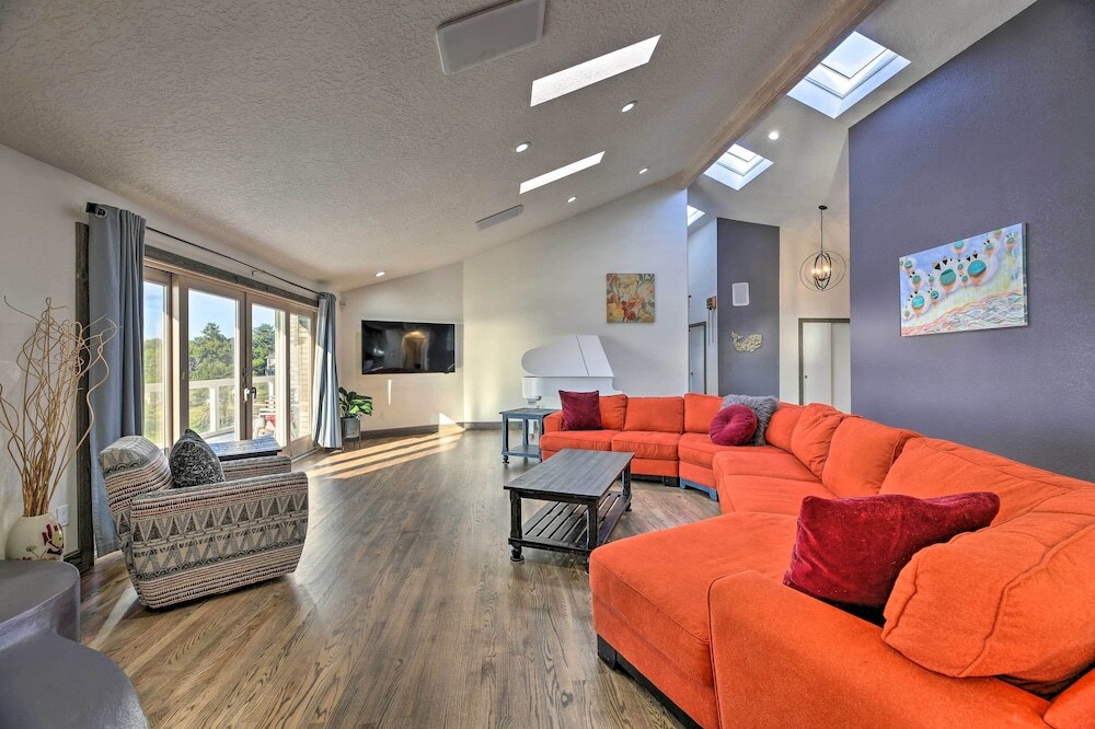 Luxurious Newport Estate w Spa & Lighthouse Views - photo 11