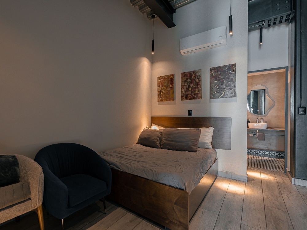 The Palm Loft Modern Comfort with a Fully Equipped Kitchen — 4-Star Luxury Hotel in Mexico City, Mexico