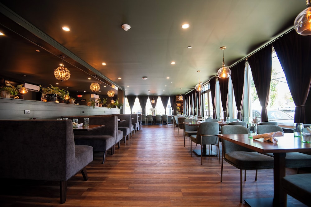 The Pathmaker Hotel - photo 74