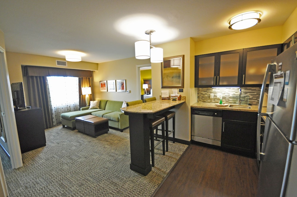 Staybridge Suites Eau Claire Altoona by IHG - photo 6