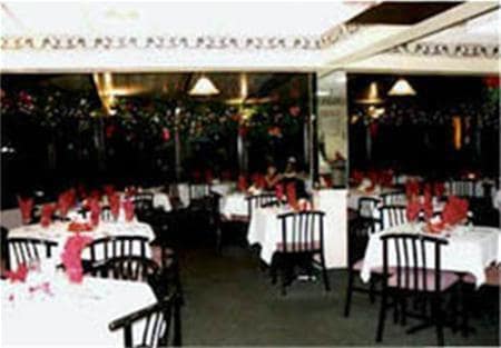 Ramada Inn By The Falls - photo 5