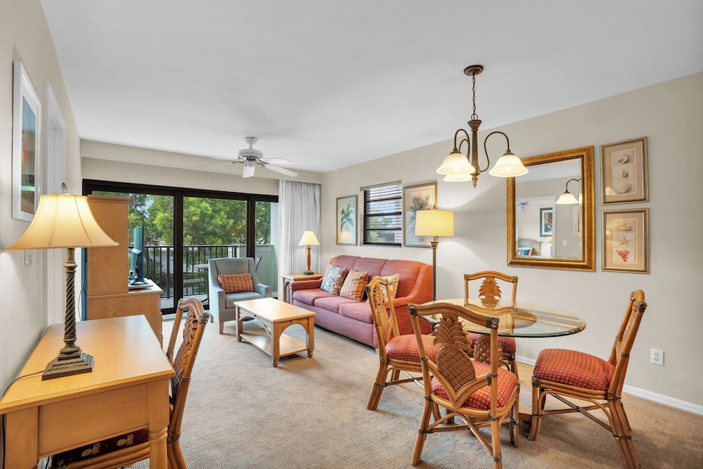Park Shore Resort - photo 12