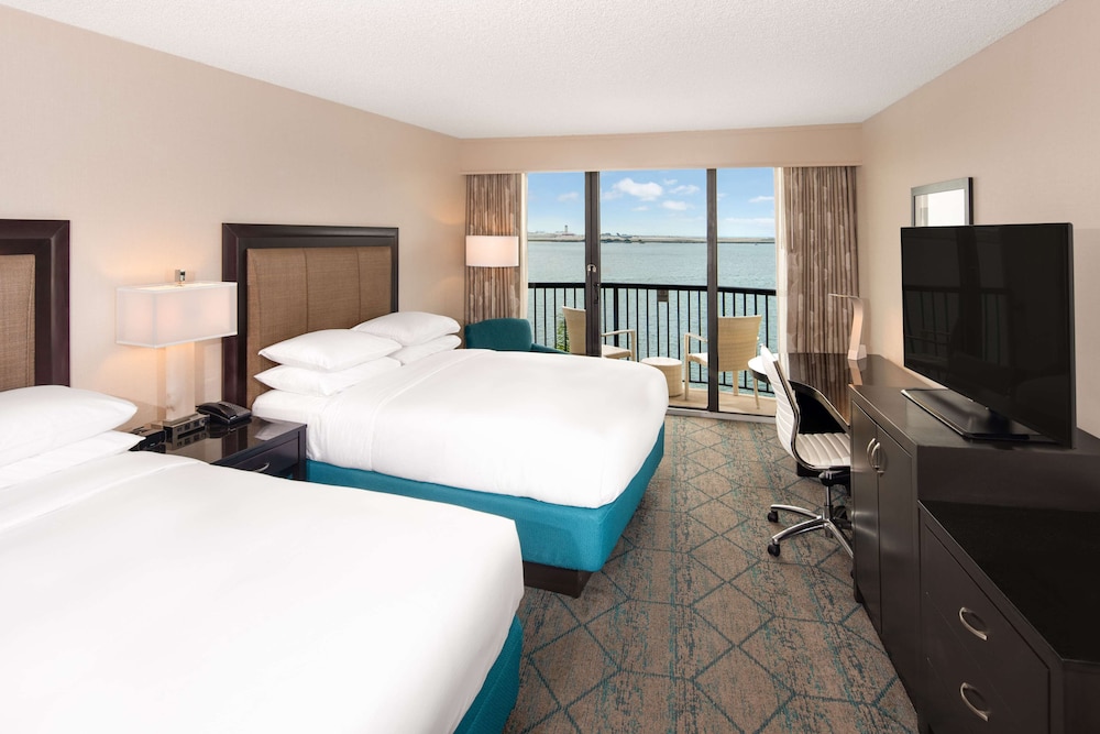 Hilton San Diego Airport Harbor Island - photo 9
