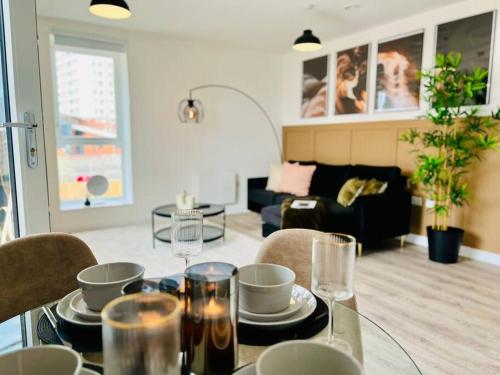 Hessian Lounge Wyndale Central 2BR W Parking — 4-Star Luxury Hotel in Birmingham, United Kingdom