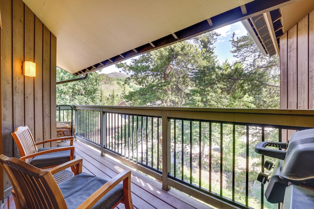 Keystone Condo on Shuttle Line 1 Mi to Resort in Keystone, United States