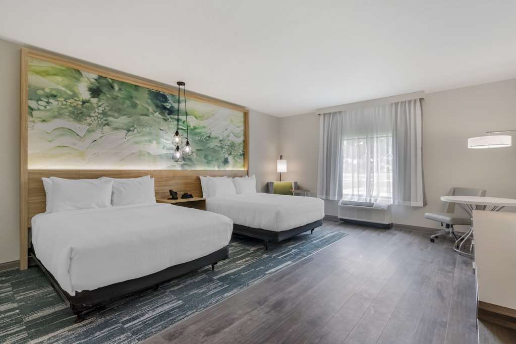 Best Western Plus Winter Haven Inn Suites - photo 15