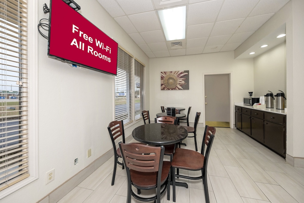 Red Roof Inn Bay Minette - photo 3