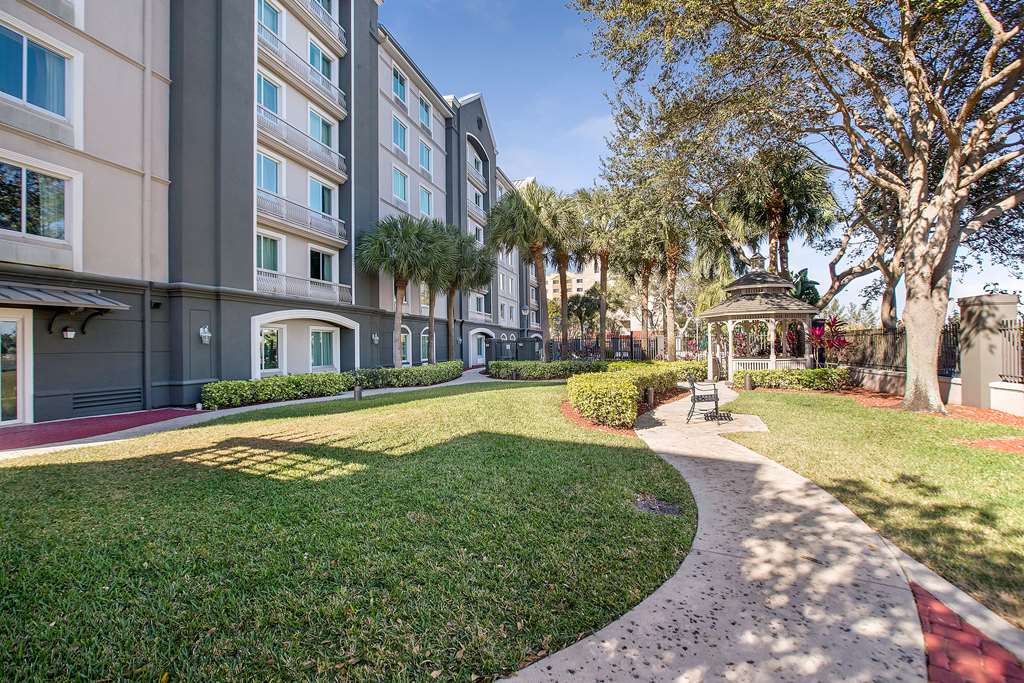 La Quinta Inn & Suites by Wyndham Ft. Lauderdale Airport - photo 29