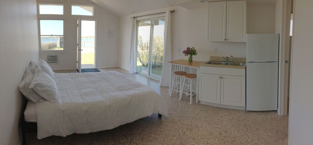 Montauk Bungalows - photo 5