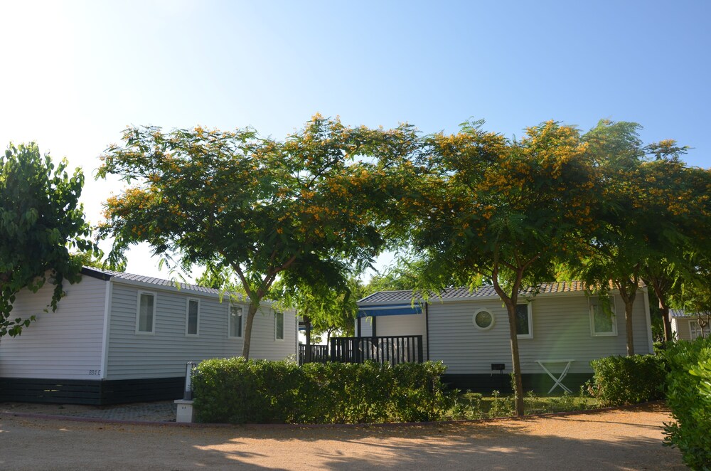 Camping Resort Els Pins - carbon neutral hotel in Malgrat De Mar