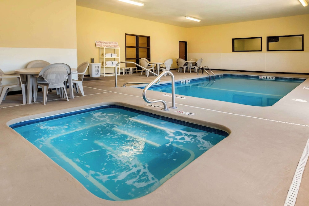 Quality Inn & Suites Lenexa Kansas City - photo 31