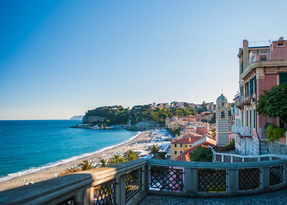 Hotel Tirreno — Celle Ligure