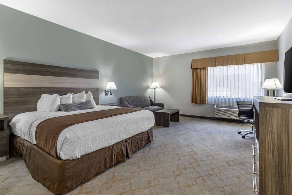 Best Western Plus Victoria Inn & Suites - photo 8