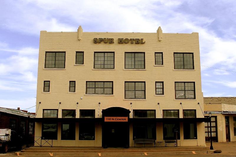 Spur Hotel - carbon neutral hotel in Archer