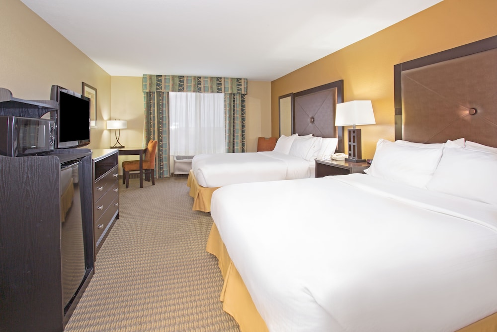 Holiday Inn Express & Suites Lexington by IHG - photo 6